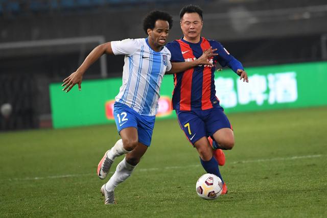 穆迪25分青岛加时胜天津 顾全40分深圳胜山东