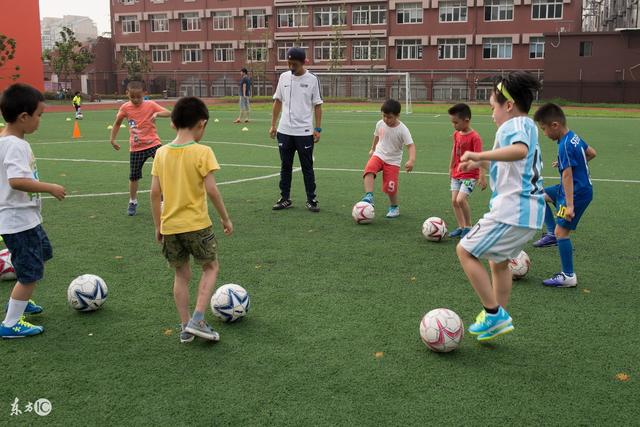访澳大利亚国少主帅：无缘世少很郁闷 14人缺席四国赛